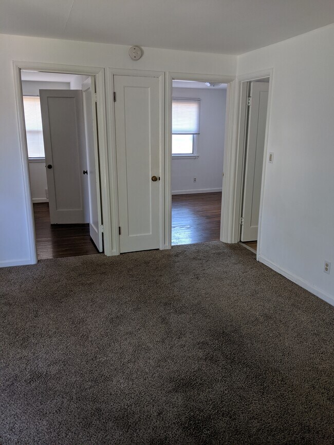 living room - 17214 Ronald Pl N Unit apt 6