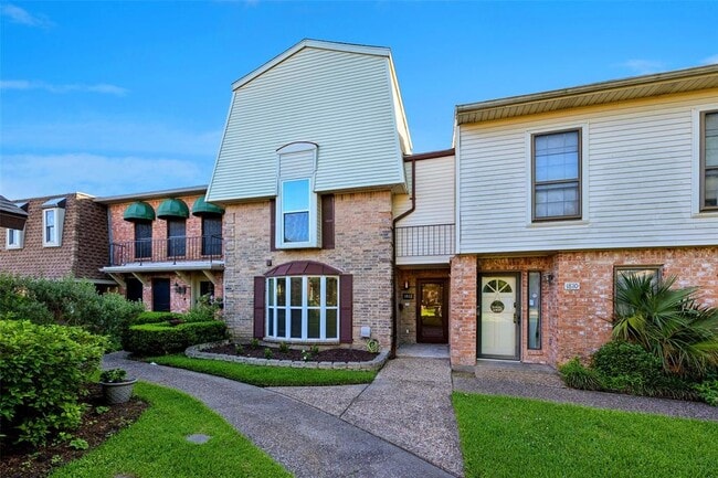 Building Photo - 1812 Saxony Ln Rental