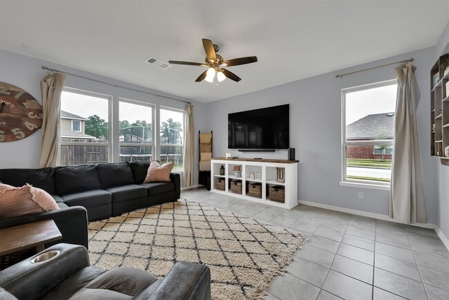 Photo - 1127 Littleton Ct