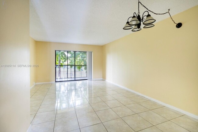 9022 NW 28th Dr Unit 2-307