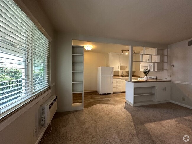 Building Photo - $1,000 Moves You in Today, 1st 30 Days Fre... Unit 11 Rental