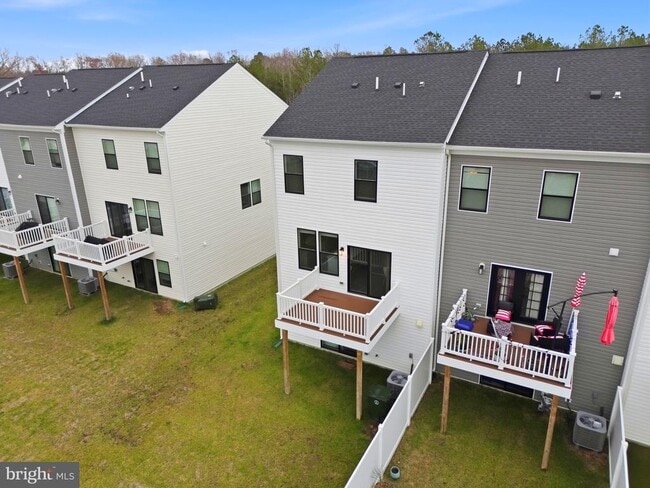 Building Photo - 369 Soft Rush Ln