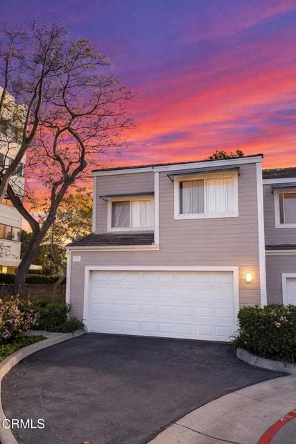 Building Photo - 137 E Scott St