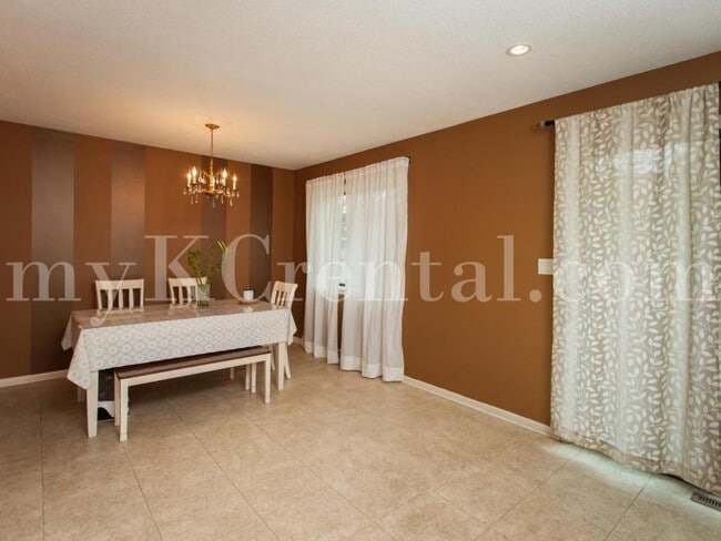 Photo - 9619 Outlook Dr