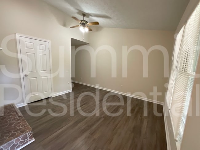 Photo - 2784 Coventry Green SE