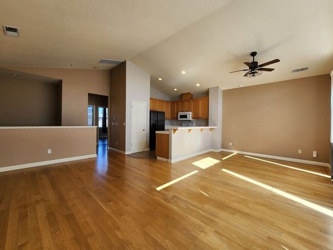 Photo - 4 Bedroom for Rent in NW Santa Rosa