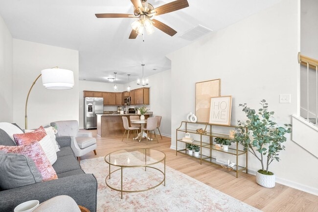 Building Photo - 2 Bedroom Condo For Rent Near Riverside Drive!