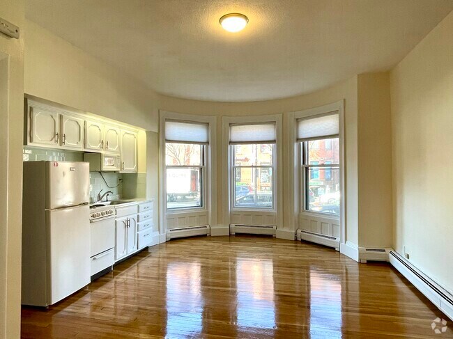 Building Photo - 306 Newbury St Rental