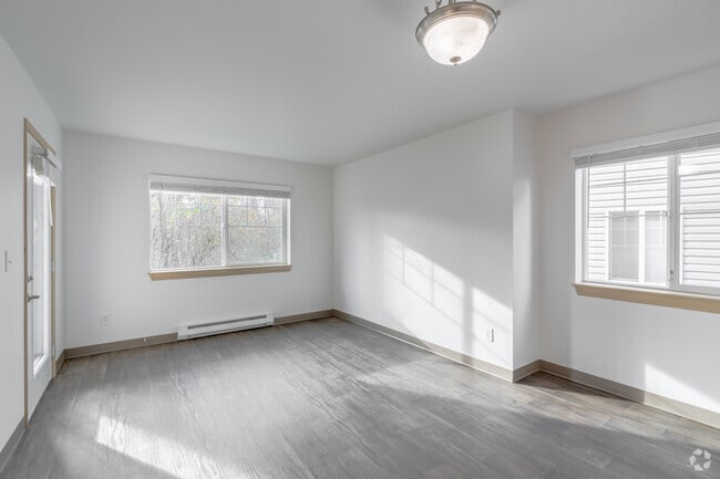2BR, 2BA - 872SF - Living Room