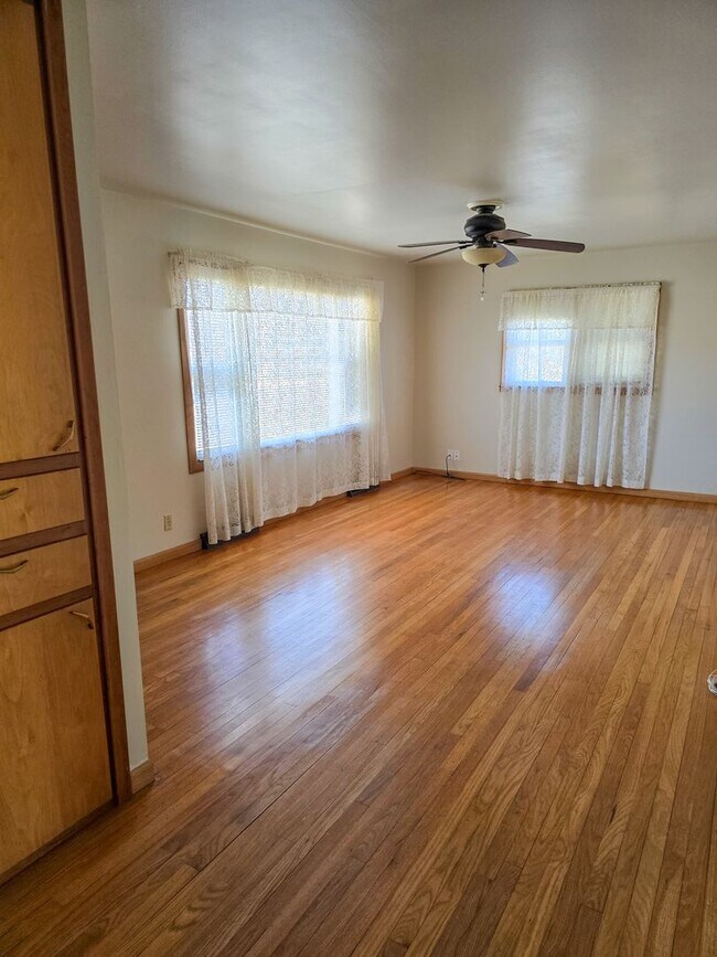 Photo - 1605 Grand Ave