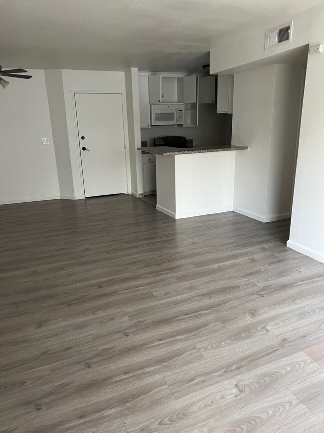 Photo - Regency Apartments