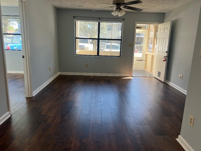 Photo - 1240 Shalom Dr