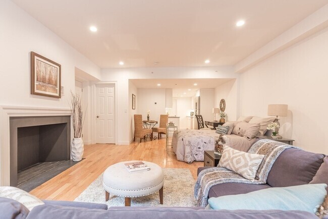 Building Photo - 61 Commonwealth Ave Unit 2 Rental