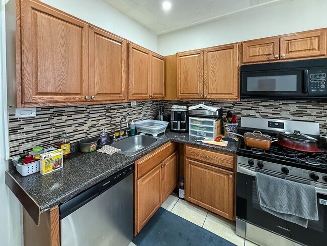 Photo - 125 Mallory Ave Unit 2