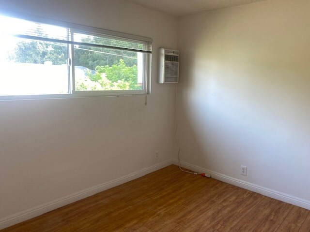 3674 Empire Dr Unit 2