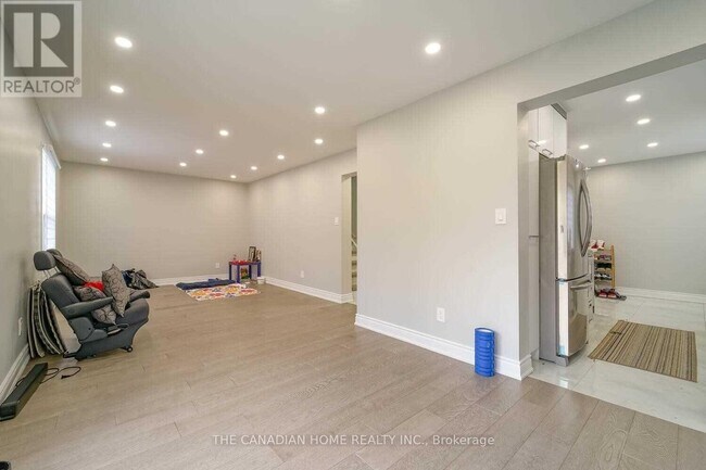 Photo - 64 Somerset Dr