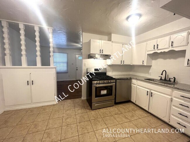 Photo - 7218 SE 15th St