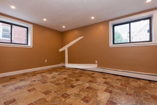 Photo - Nicely renovated pet friendly unit for 9/1.