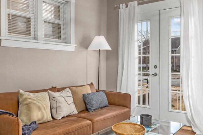 Photo - 6249 Odell St