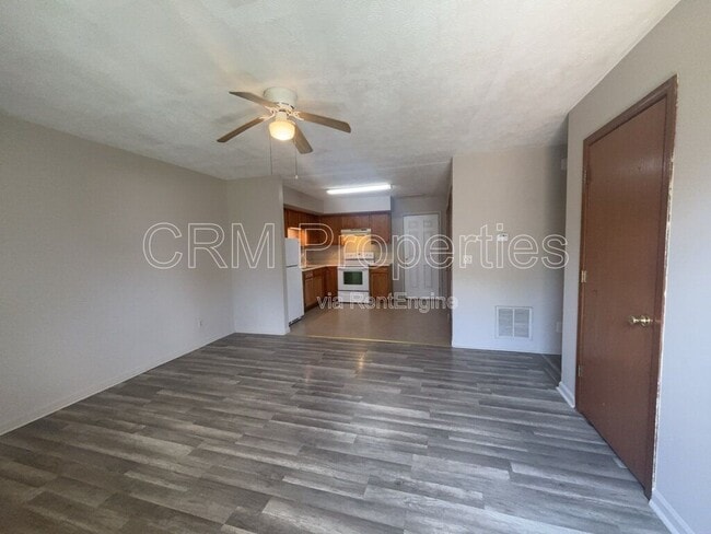 Photo - 1912 N Apperson Way