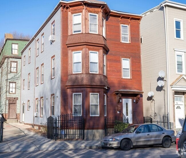 Building Photo - 71 Heath St Unit 2 Rental