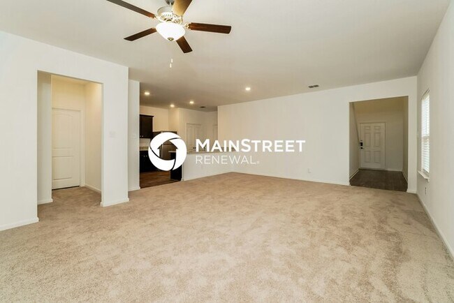 Photo - 5 Bedroom Pet-Friendly Home in New Braunfels, TX with Main Street Renewal