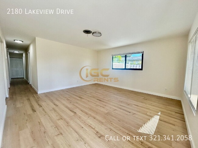 Photo - 2180 Lakeview Dr
