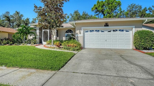 Photo - 2246 Cork Oak St W
