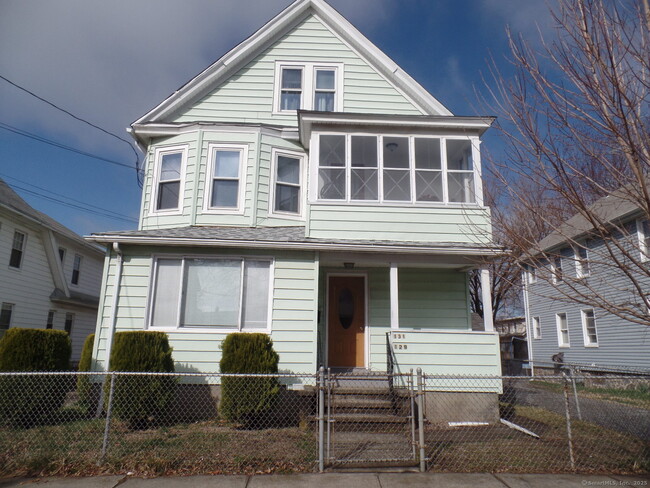 Building Photo - 131 Kent Ave Rental
