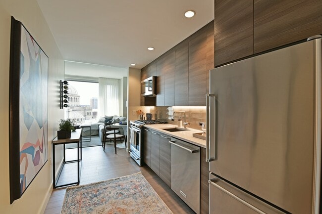 30 Dalton St Unit 1705