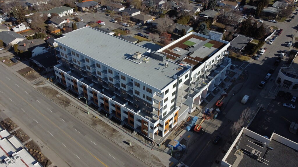 Photo - 1110 Lawson Av