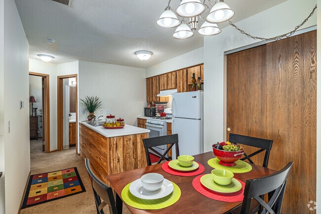 2BD, 1BA - 620SF