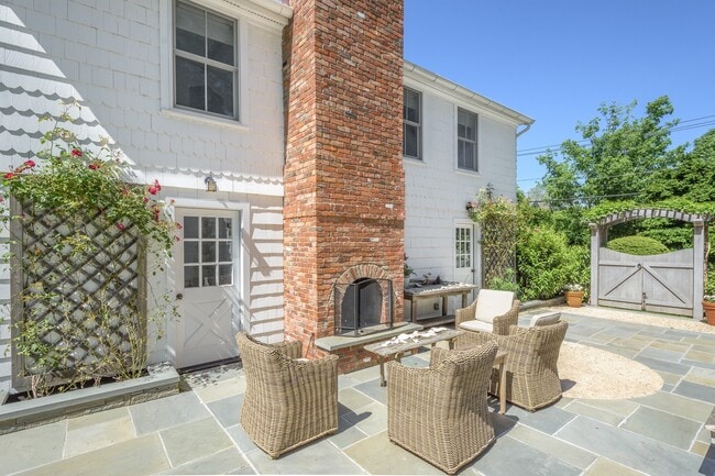 Photo - 135 Little Plains Rd