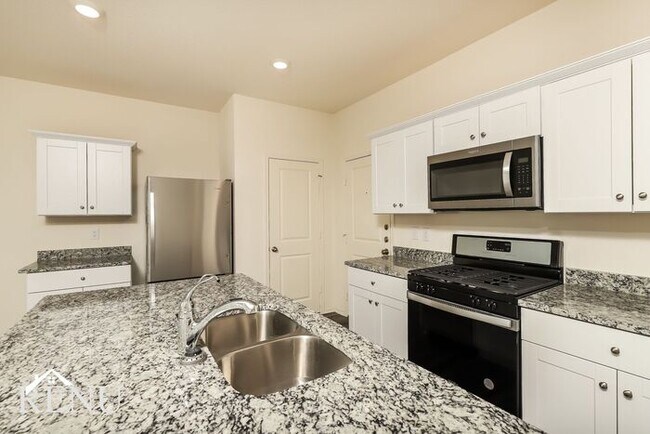 Photo - 5227 Dawn Break