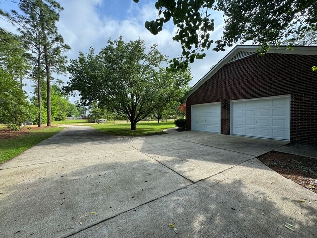 Photo - Beautiful 3 Bed 2 Bath Home in Jack Britt
