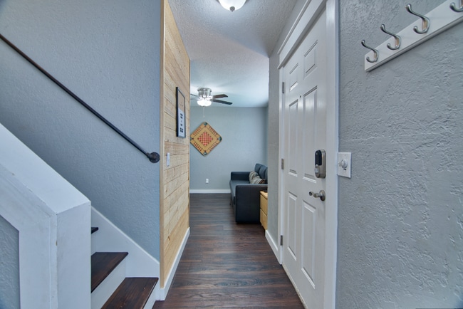 Photo - 2924 Canyon Oaks Ct