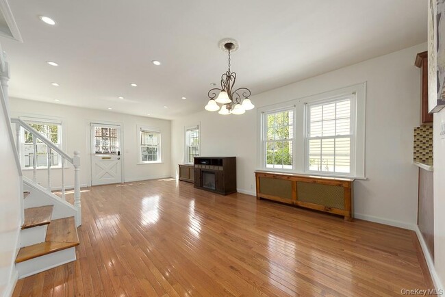 Photo - 353 W Jamaica Ave