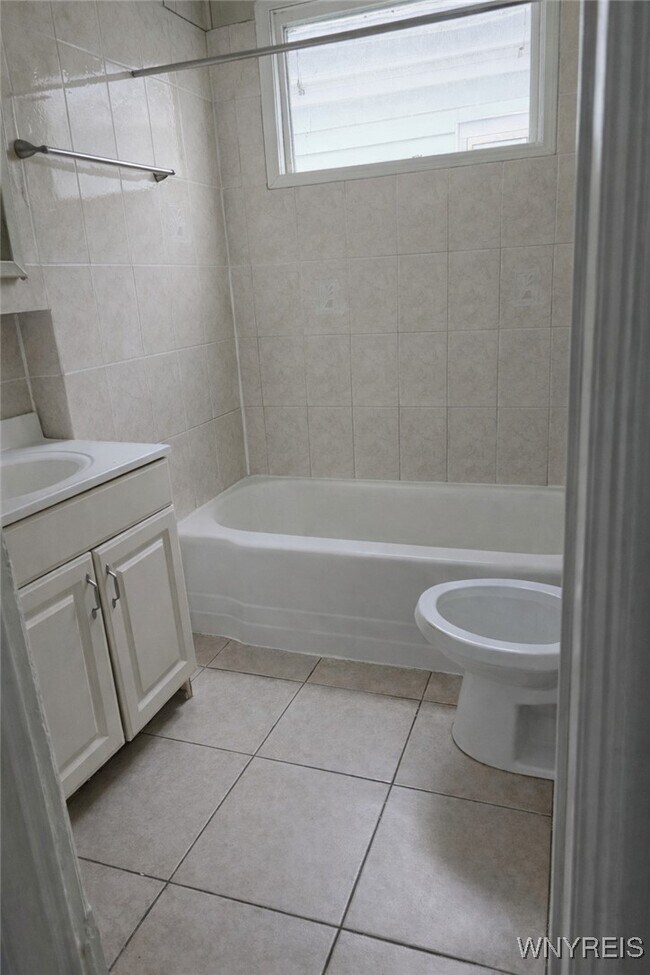 Photo - 35 Shepard St