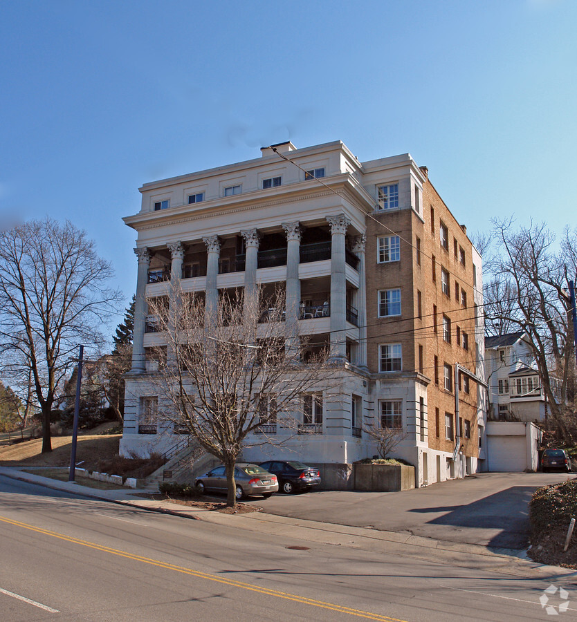 Photo - 635 Far Hills Ave Apartments