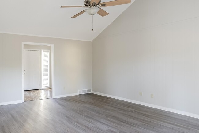 Photo - 4454 Westbury Dr