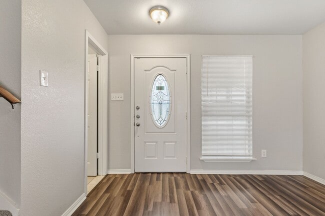 Photo - Spacious 2-Story with Loft, Fireplace & Covered Patio