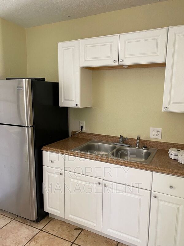 Photo - 624 W 2nd St