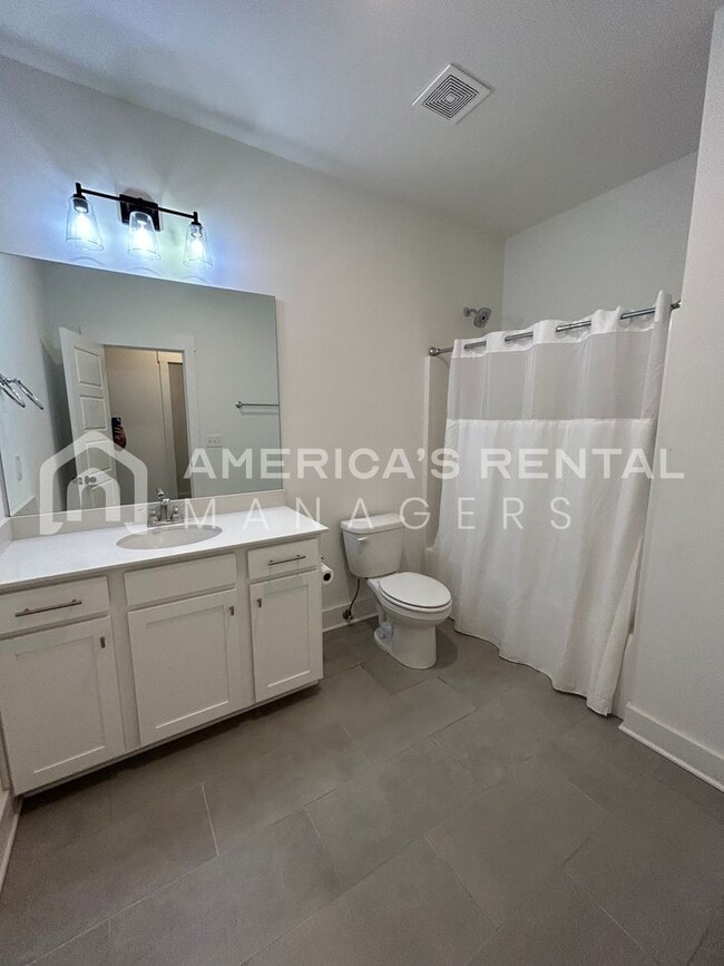 Photo - Home for Rent in Vestavia Hills, AL!!! Available to View Now!