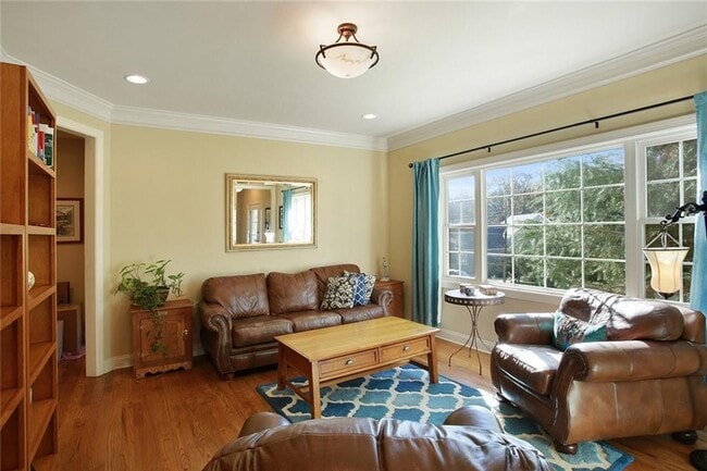 Photo - 1084 Country Ln NE