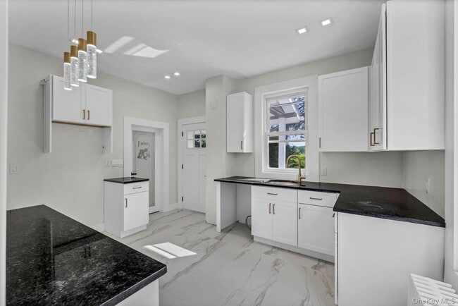 Building Photo - 2819 NY-207