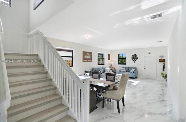 Photo - 10321 SW 232nd St