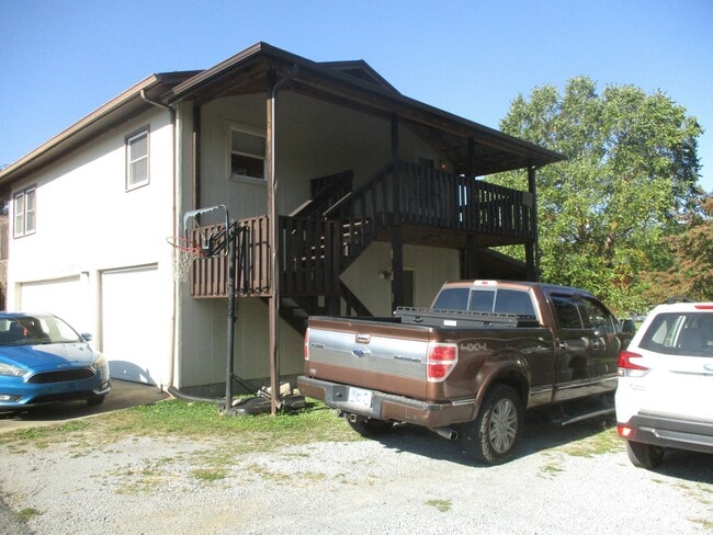 Building Photo - 100 Johnson Ave Unit 1 Rental