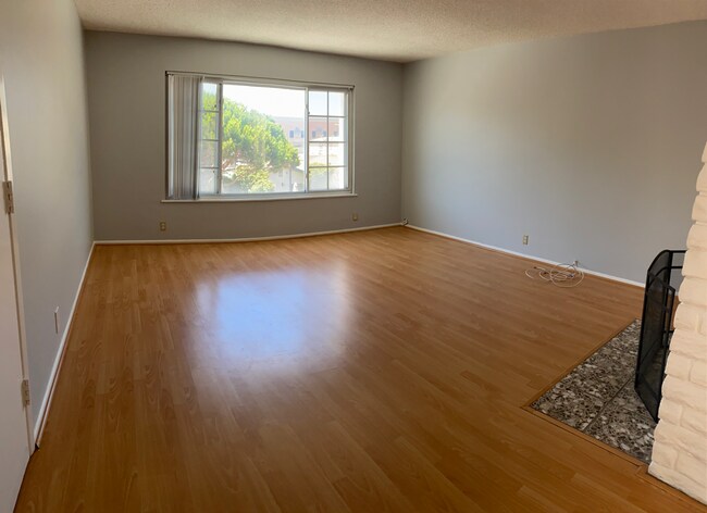 Photo - 312 E Bay Ave Unit B