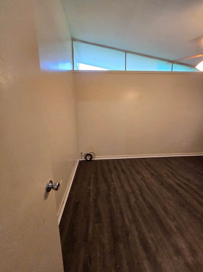 Photo - 3 bedroom 1.5 bathroom--Shady Grove Neighb...
