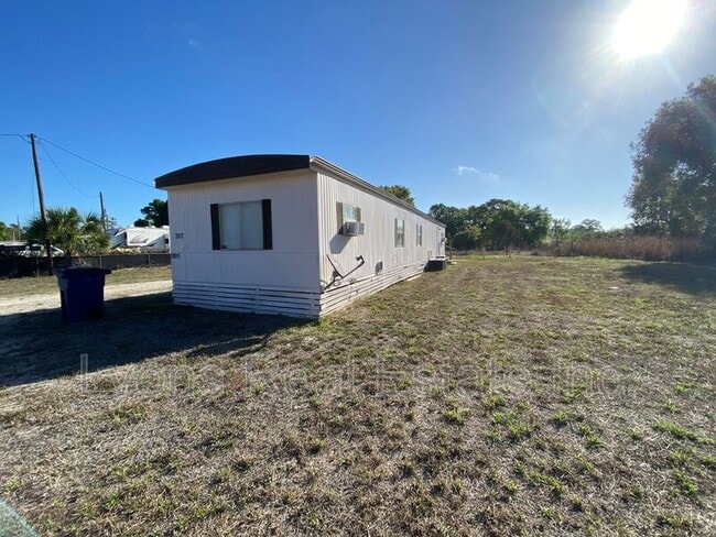 Photo - 7877 Suncoast Dr